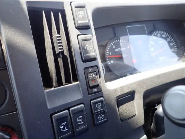 いすゞ エルフ TPG-NLR85AN(2WD)の写真38