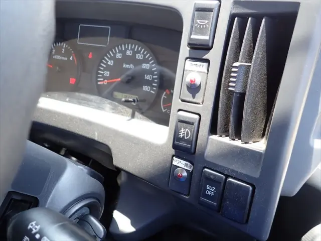 いすゞ エルフ TPG-NLR85AN(2WD)の写真39
