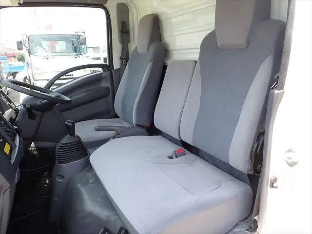 いすゞ エルフ TPG-NLR85AN(2WD)の写真43