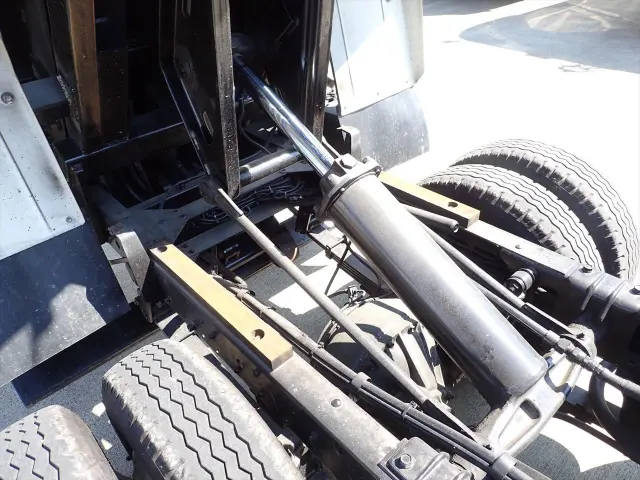 いすゞ エルフ TPG-NKR85AN(2WD)の写真10