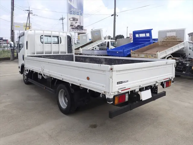いすゞ エルフ 2RG-NPR88AR(2WD)の写真4