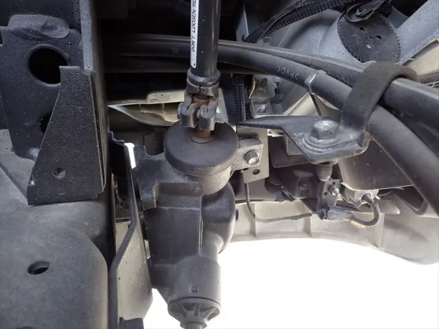 いすゞ エルフ 2RG-NPR88AR(2WD)の写真21