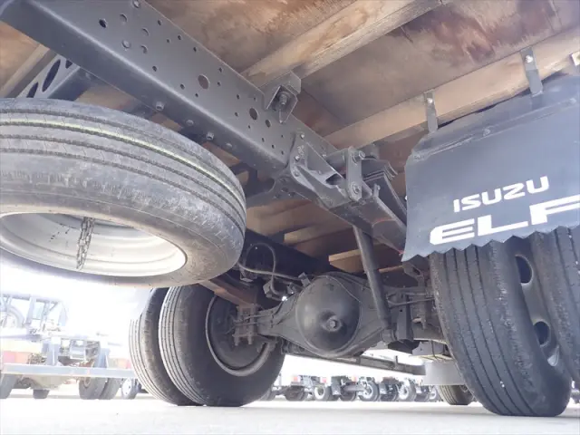 いすゞ エルフ 2PG-NPR88AR(2WD)の写真10