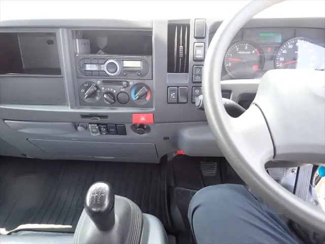 いすゞ エルフ 2PG-NPR88AR(2WD)の写真26