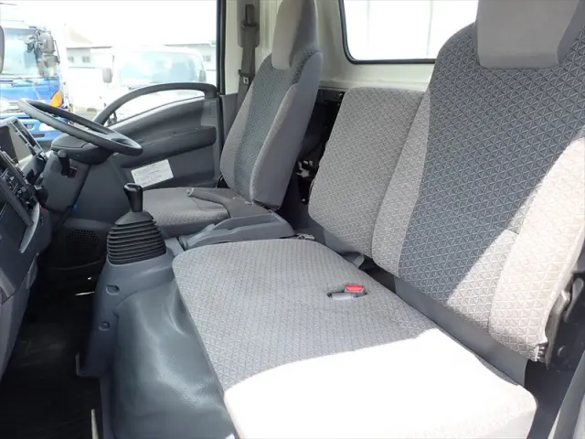 いすゞ エルフ 2PG-NPR88AR(2WD)の写真32