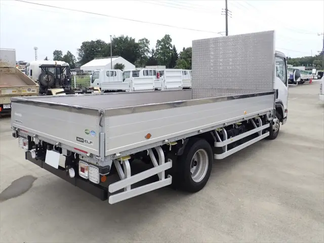 いすゞ エルフ TRG-NPR85AR(2WD)の写真2