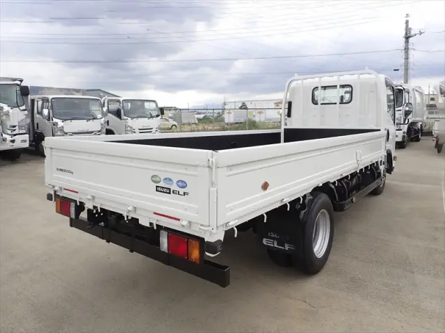 いすゞ エルフ TKG-NLR85AR(2WD)の写真2