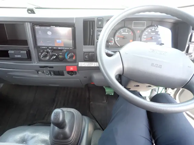 いすゞ エルフ TKG-NLR85AR(2WD)の写真24