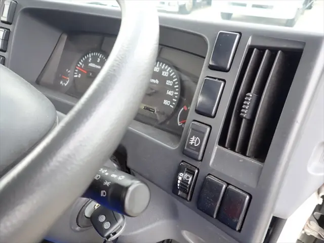 いすゞ エルフ TKG-NLR85AR(2WD)の写真27