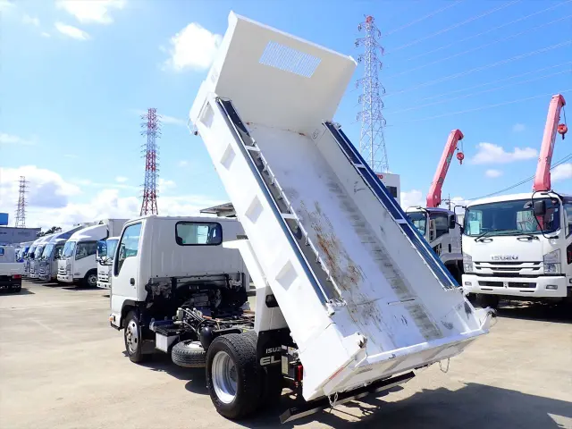 いすゞ エルフ TPG-NKR85AN(2WD)の写真9