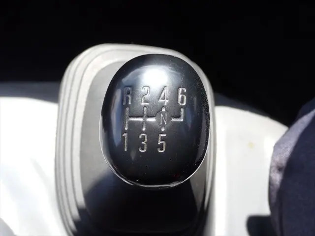 いすゞ エルフ TPG-NKR85AN(2WD)の写真44