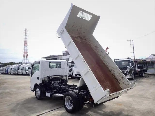 いすゞ エルフ 2RG-NKR88AT(2WD)の写真11