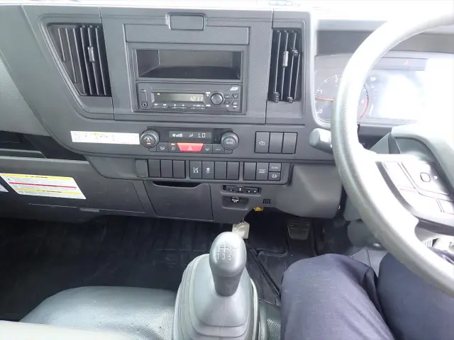 いすゞ エルフ 2RG-NKR88AT(2WD)の写真27