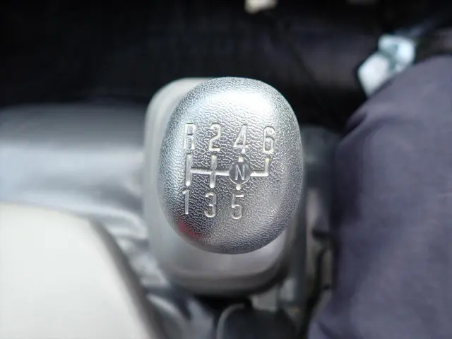 いすゞ エルフ 2RG-NKR88AT(2WD)の写真28