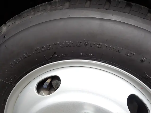 いすゞ エルフ 2RG-NKR88AT(2WD)の写真47