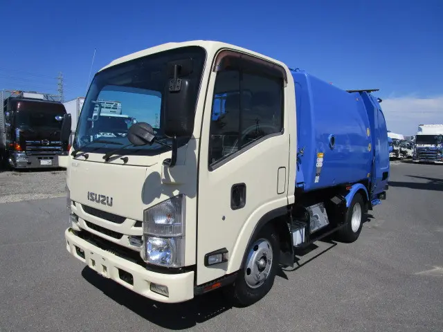 いすゞ エルフ TPG-NMR85AN(2WD)の写真1