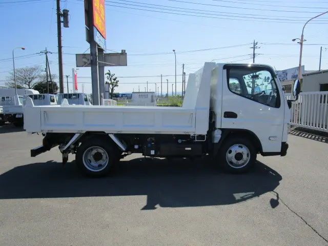 三菱 キャンター 2RG-FBA60(2WD)の写真5