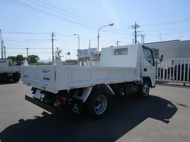 三菱 キャンター 2RG-FBA60(2WD)の写真6