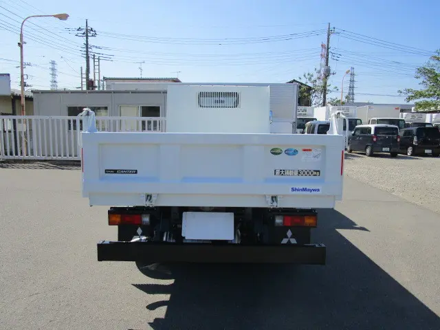 三菱 キャンター 2RG-FBA60(2WD)の写真7