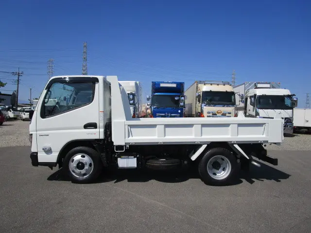 三菱 キャンター 2RG-FBA60(2WD)の写真9