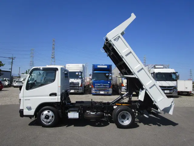 三菱 キャンター 2RG-FBA60(2WD)の写真11