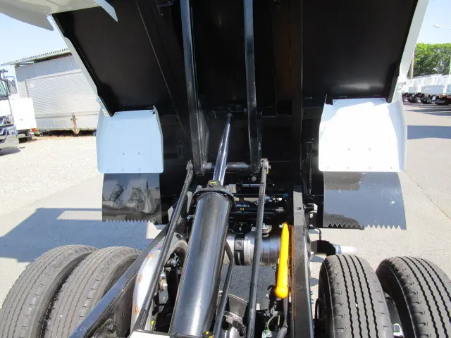 三菱 キャンター 2RG-FBA60(2WD)の写真13