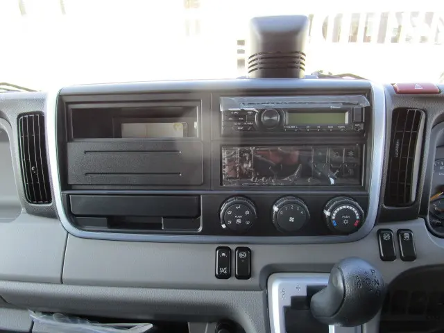 三菱 キャンター FEB50-603612(2WD)の写真16