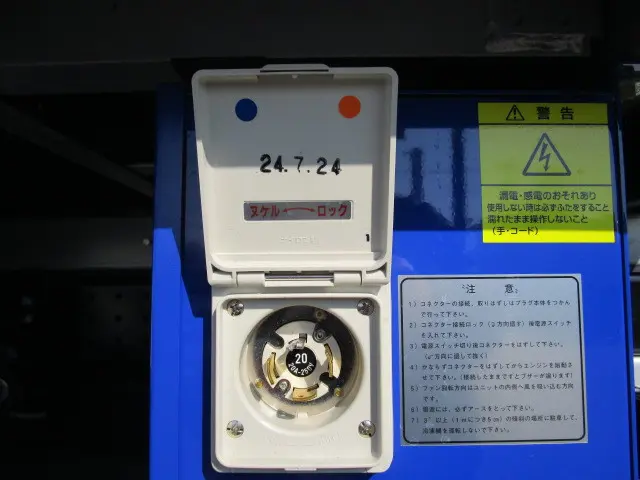 三菱 キャンター FEB50-603612(2WD)の写真33