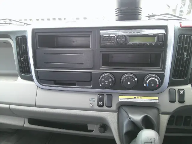 三菱 キャンター 2RG-FEB80(2WD)の写真18