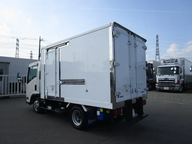 いすゞ エルフ 2RG-NLR88AN(2WD)の写真7