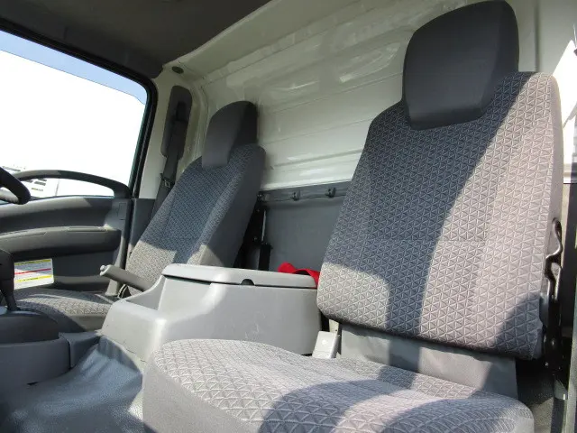 いすゞ エルフ 2RG-NLR88AN(2WD)の写真24