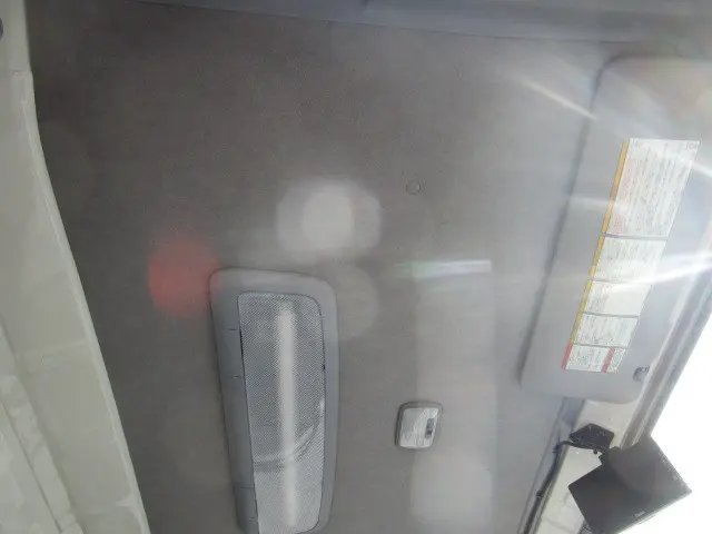 いすゞ エルフ 2RG-NLR88AN(2WD)の写真25