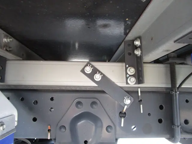 いすゞ エルフ 2RG-NLR88AN(2WD)の写真34