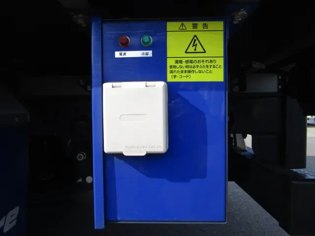 いすゞ エルフ 2RG-NLR88AN(2WD)の写真36