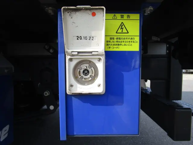 いすゞ エルフ 2RG-NLR88AN(2WD)の写真37