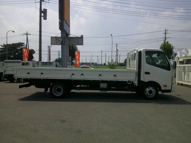 トヨタ ダイナ 2RG-XZU722(2WD)の写真4