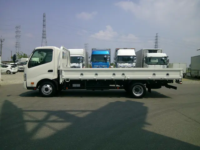 トヨタ ダイナ 2RG-XZU722(2WD)の写真8