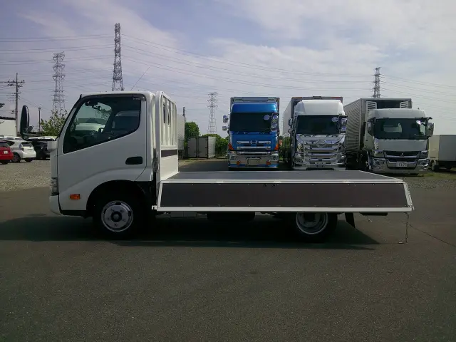日野 デュトロ 2RG-XZC605M(2WD)の写真10
