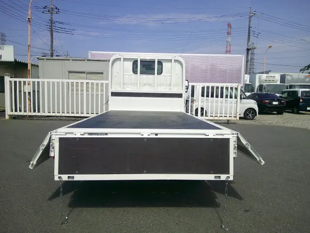 日野 デュトロ 2RG-XZC605M(2WD)の写真11