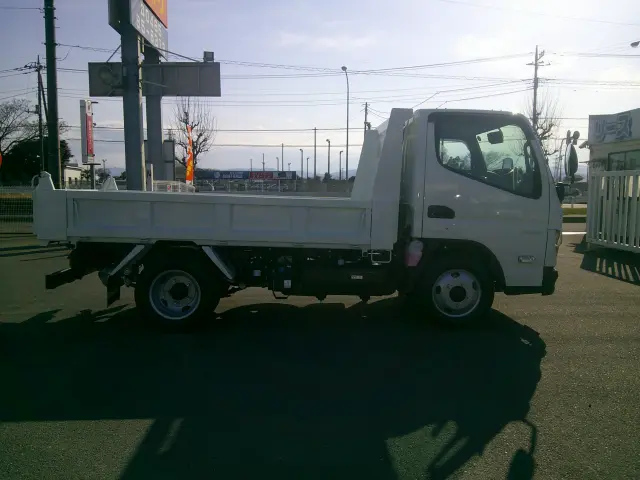 三菱 キャンター 2RG-FBA60(2WD)の写真5