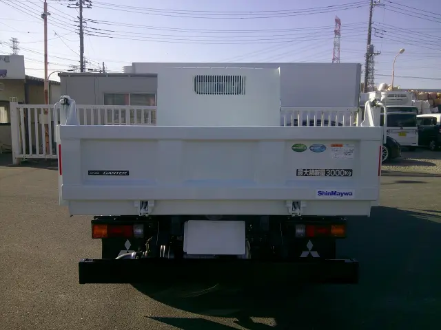 三菱 キャンター 2RG-FBA60(2WD)の写真7