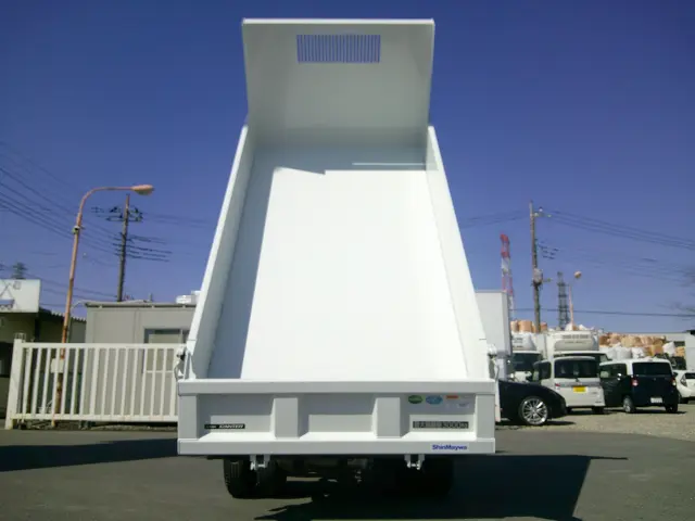 三菱 キャンター 2RG-FBA60(2WD)の写真13