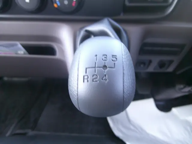 三菱 キャンター 2RG-FBA60(2WD)の写真17