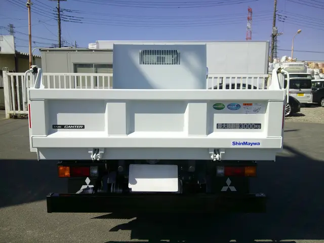 三菱 キャンター 2RG-FBA60(2WD)の写真7
