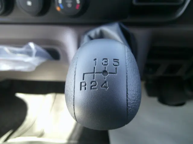 三菱 キャンター 2RG-FBA60(2WD)の写真17