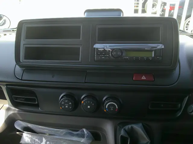 三菱 キャンター 2RG-FBA60(2WD)の写真18