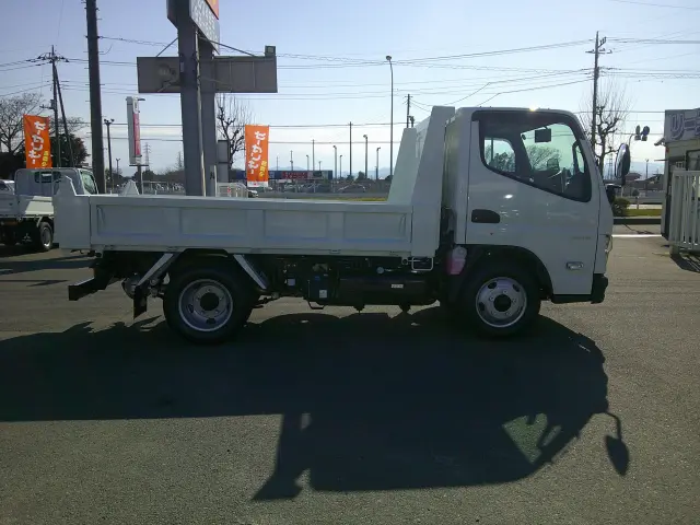 三菱 キャンター 2RG-FBA60(2WD)の写真5