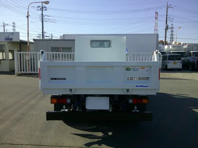 三菱 キャンター 2RG-FBA60(2WD)の写真7