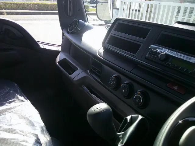 三菱 キャンター 2RG-FBA60(2WD)の写真20