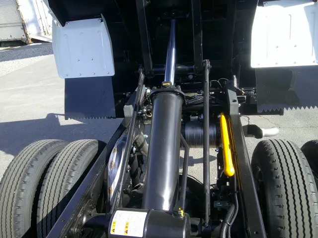 三菱 キャンター 2RG-FBA60(2WD)の写真14